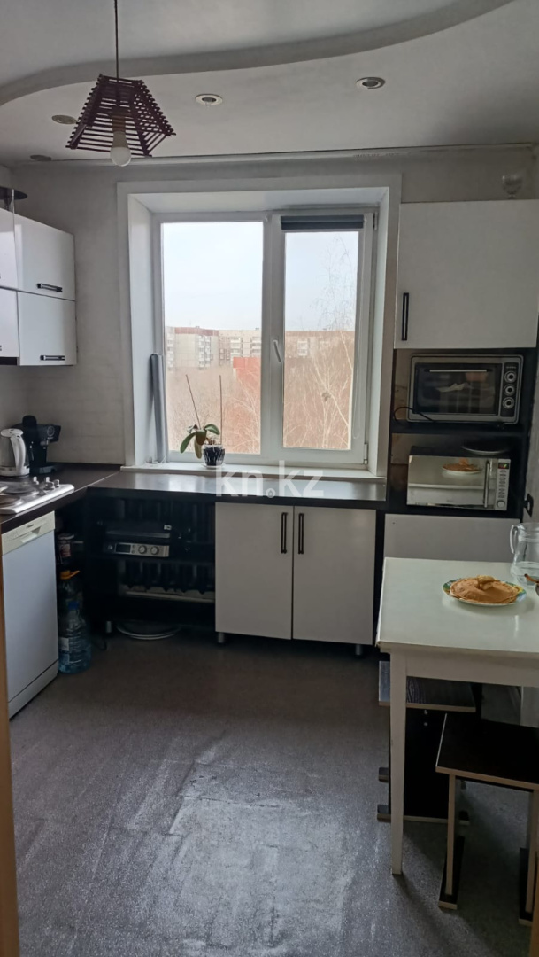 Продажа 3-комнатной квартиры, 64 м², мкр-н Гульдер-1, дом  9 - Продажа  трехкомнатных квартир в Караганде с фото фото 8 из 12