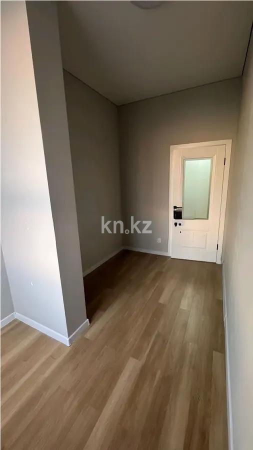 Продажа 3-комнатной квартиры, 40 м², пр. Райымбека, дом  348/1 в Алматы - фото 2