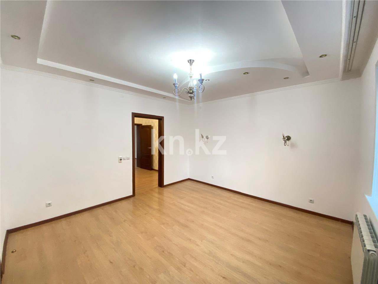 Продажа 4-комнатной квартиры, 162 м², ул. Байтурсынова - Продажа  четырехкомнатных квартир в Астане фото 1 из 16