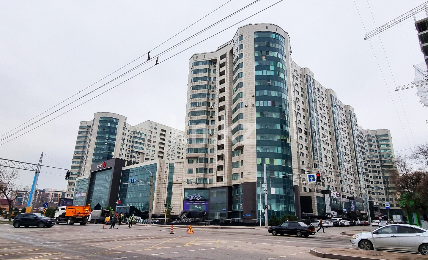 Продажа 2-комнатной квартиры, 93 м², пр. Абая, дом  150/230 в Алматы - фото 6