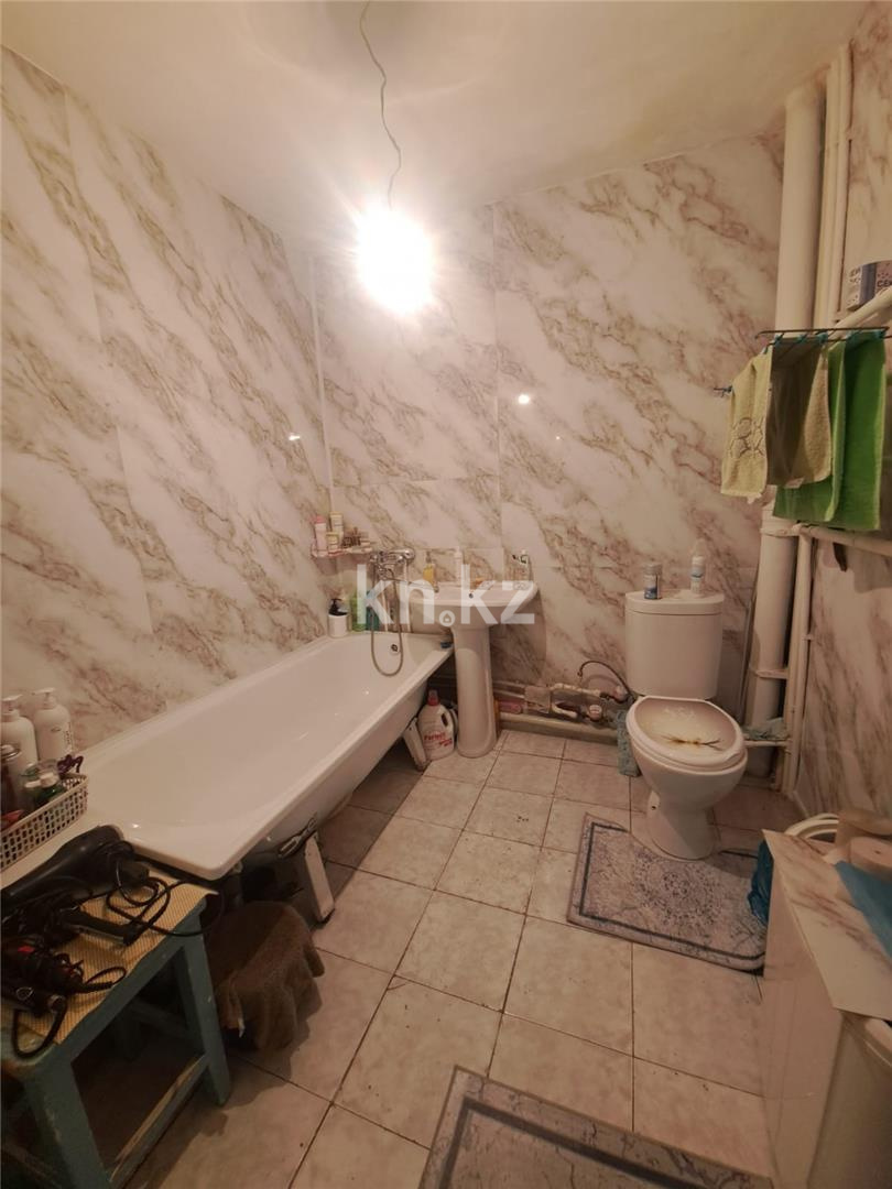 Продажа 2-комнатной квартиры, 43 м², мкр-н 16 в Караганде - фото 4