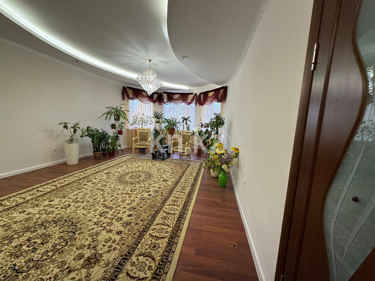 Аренда 8-комнатного дома, 400 м², ул. Кыз-Жибек - Аренда квартир помесячно в Казахстане фото 34 из 35