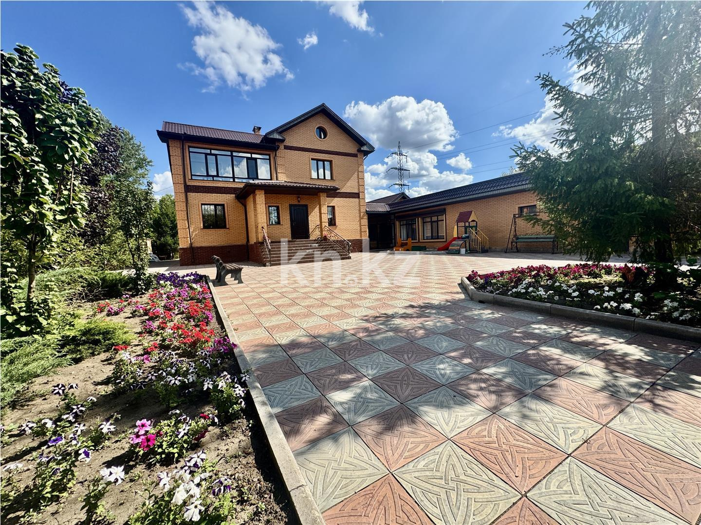 Продажа 6-комнатного дома, 417.7 м², ул. Ермекова в Караганде - фото 2