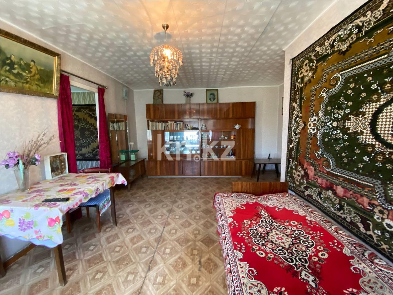 Продажа 4-комнатной квартиры, 60 м², мкр-н 21, дом  10 - Продажа  четырехкомнатных квартир в Караганде фото 3 из 11