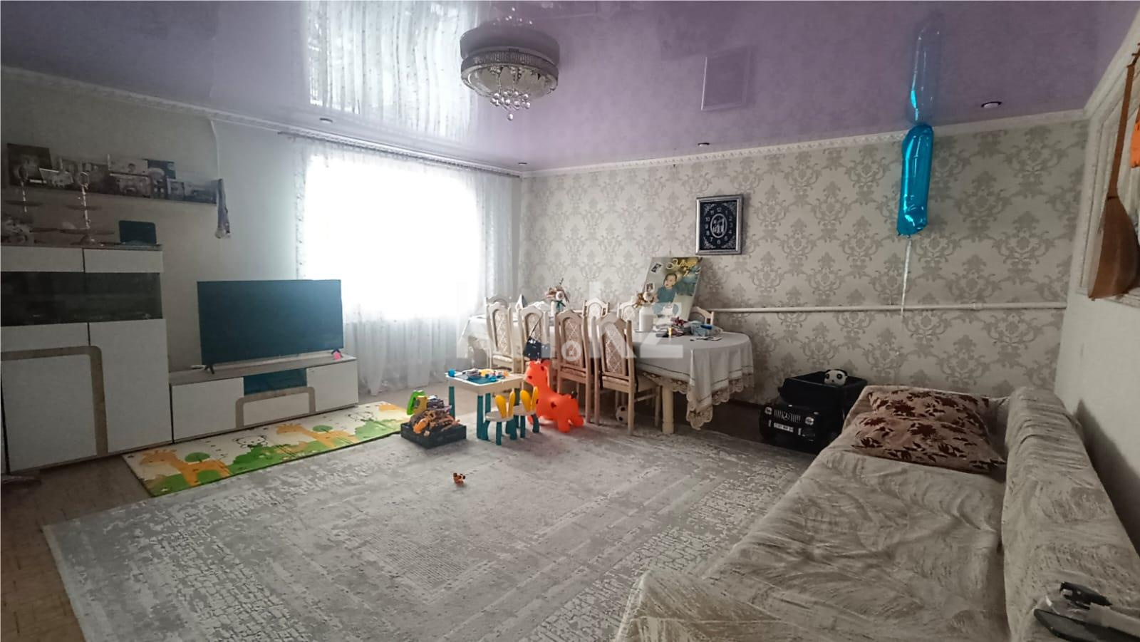Продажа 4-комнатного дома, 120 м², 6-й квартал - Продажа и аренда недвижимости в Караганде фото 1 из 16