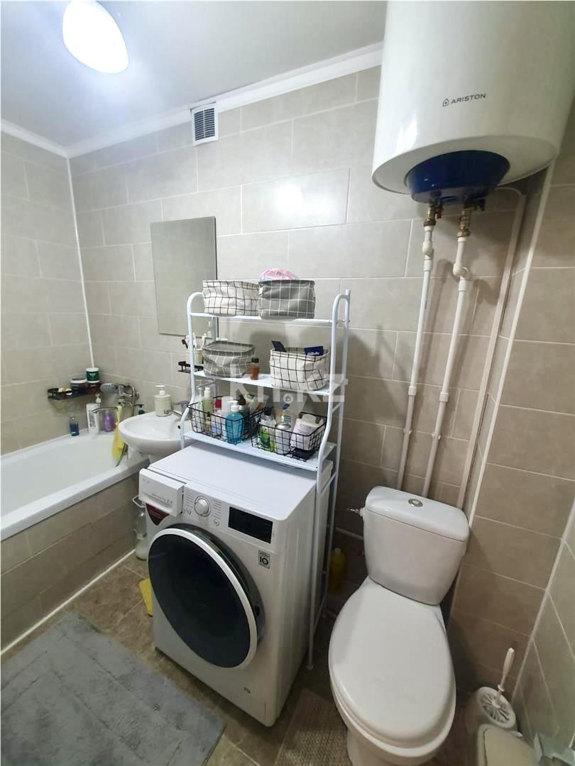 Продажа 3-комнатной квартиры, 57 м², ул. Аманжолова в Караганде - фото 9