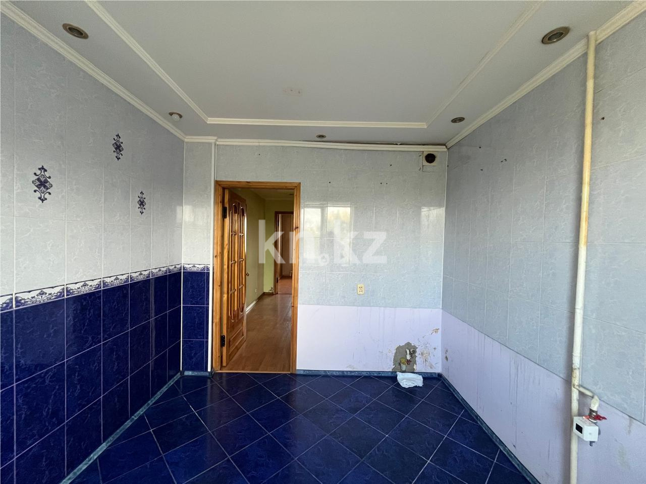 Продажа 4-комнатной квартиры, 79 м², ул. Дюсембекова, дом  67 - Продажа  четырехкомнатных квартир в Караганде фото 9 из 19