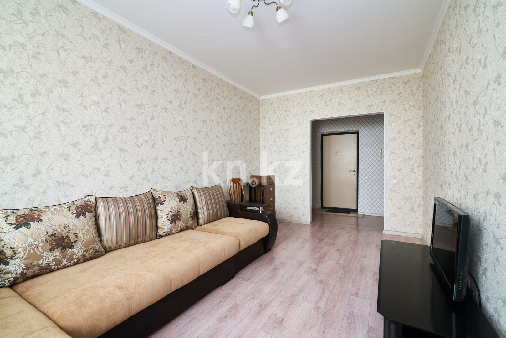 Аренда 1-комнатной квартиры, 38 м² в Астане