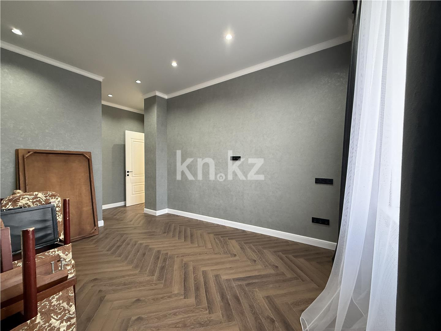 Продажа 4-комнатной квартиры, 197 м², ул. Дюсембекова, дом  83/1 - Продажа квартир в Караганде фото 15 из 26