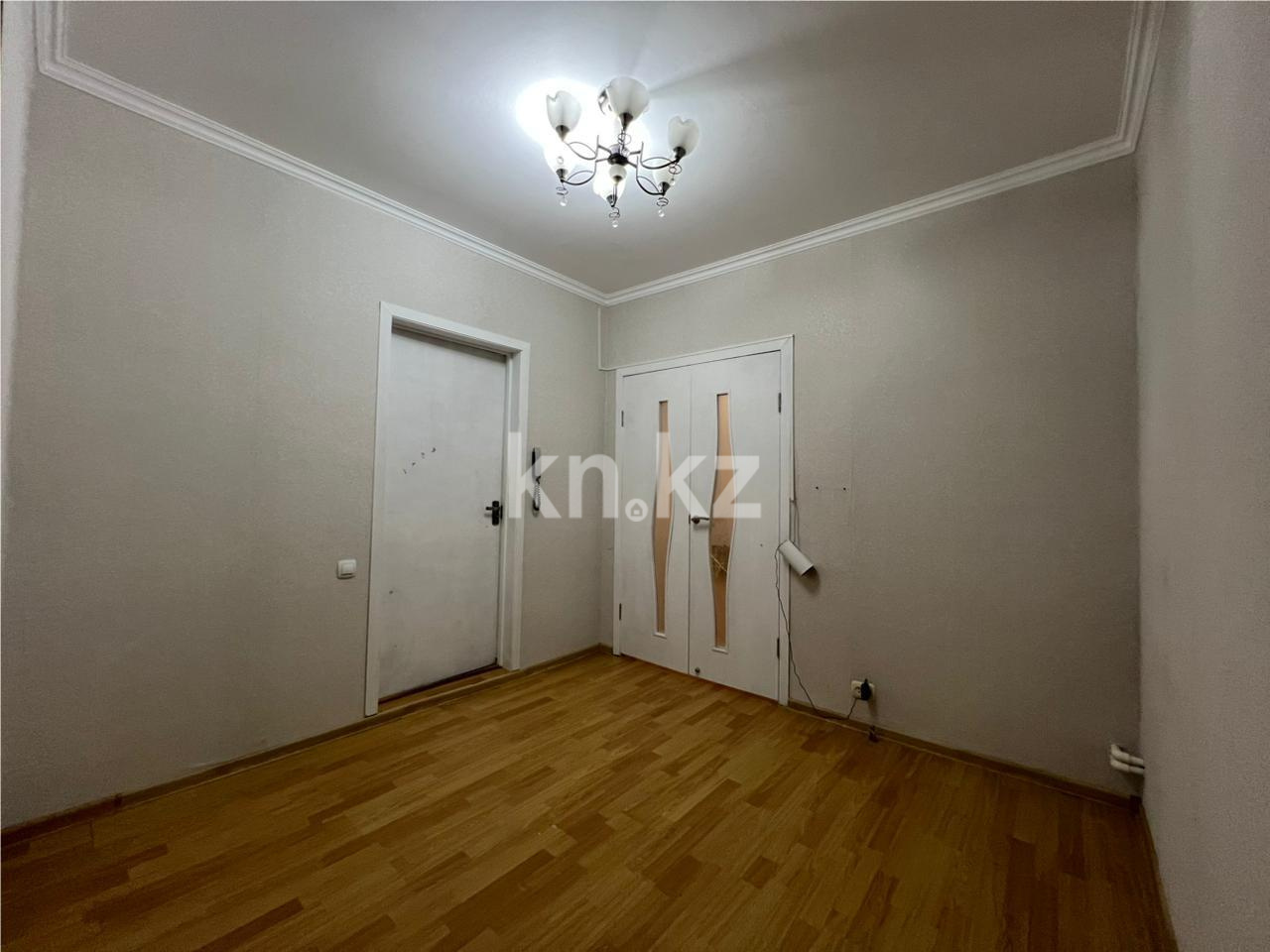 Продажа 3-комнатной квартиры, 68 м², мкр-н Голубые Пруды в Караганде - фото 17