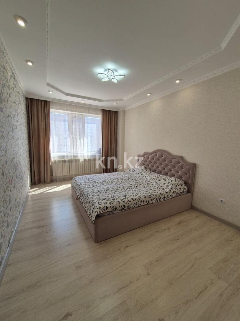 Продажа 3-комнатной квартиры, 87 м², пр. Кошкарбаева, дом  27 - Продажа  трехкомнатных квартир в Астане фото 1 из 15