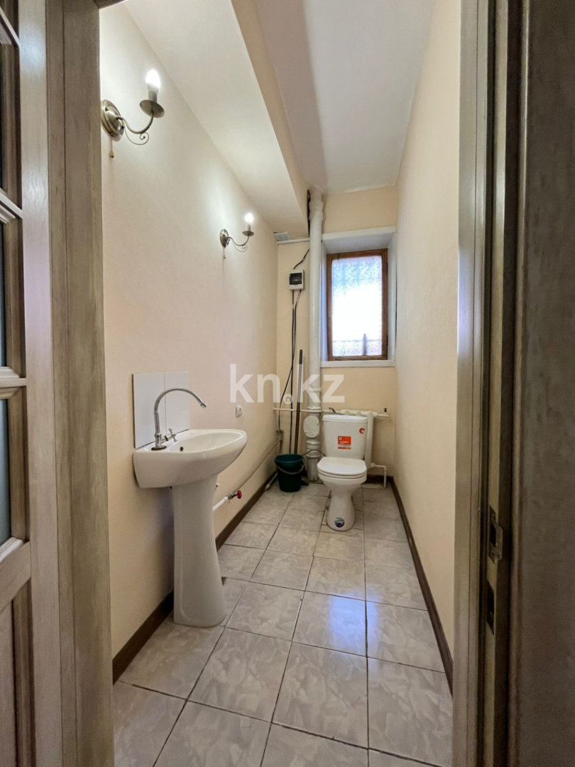 Аренда 5-комнатного дома, 145 м², пр. Бухар-жырау - Аренда домов в Караганде фото 3 из 21