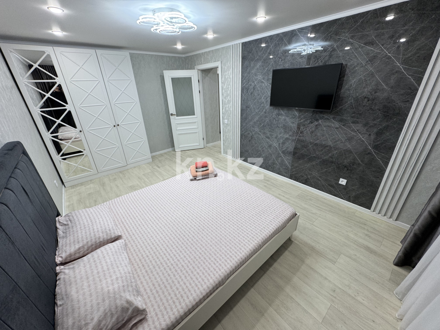 Аренда 1-комнатной квартиры посуточно, 35 м², Толстого, дом  68 - Аренда жилой и коммерческой недвижимости в Павлодаре фото 2 из 6