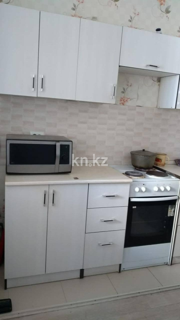 Аренда 1-комнатной квартиры, 40 м² в Астане