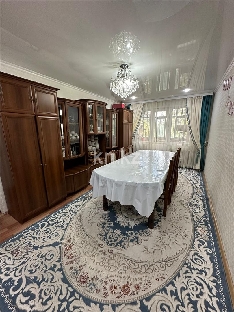 Продажа 3-комнатной квартиры, 60 м², ул. Абая - Продажа  трехкомнатных квартир в Темиртау фото 1 из 13