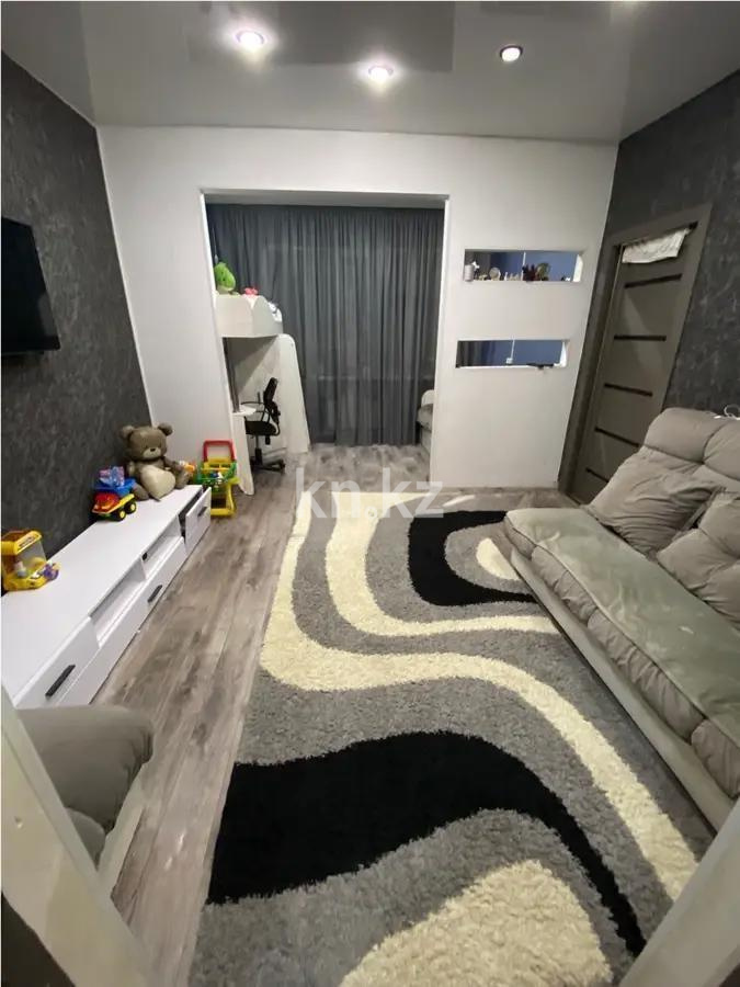 Продажа 3-комнатной квартиры, 47 м², ул. Алии Молдагуловой, дом  7 - Продажа квартир в Абае без посредников фото 1 из 6
