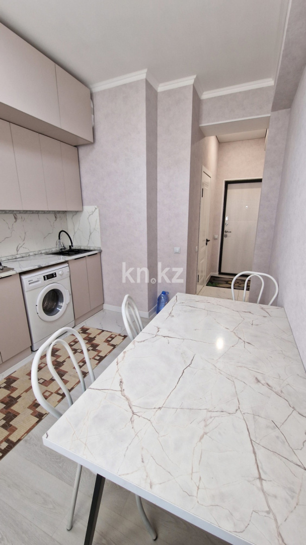 Аренда 1-комнатной квартиры, 40 м² - Аренда квартир помесячно в Алматы фото 1 из 9