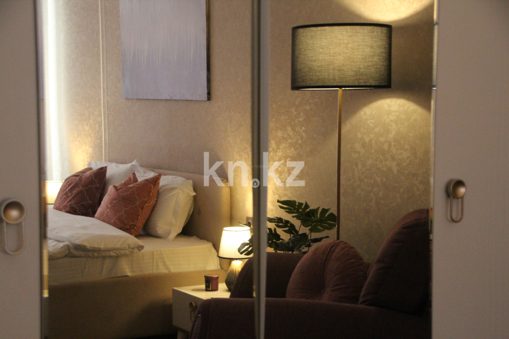 Аренда 2-комнатной квартиры посуточно, 60 м², ул. Катаева, дом  155/1 - Сатпаева и Розабакиева - Аренда  двухкомнатных квартир посуточно в Алматы фото 2 из 10