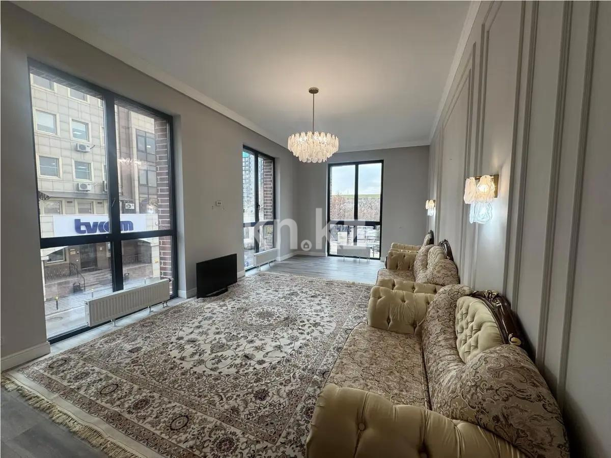 Продажа 3-комнатной квартиры, 120 м², ул. Сатпаева, дом  30/5 - Продажа  трехкомнатных квартир в Алматы с фото фото 1 из 7