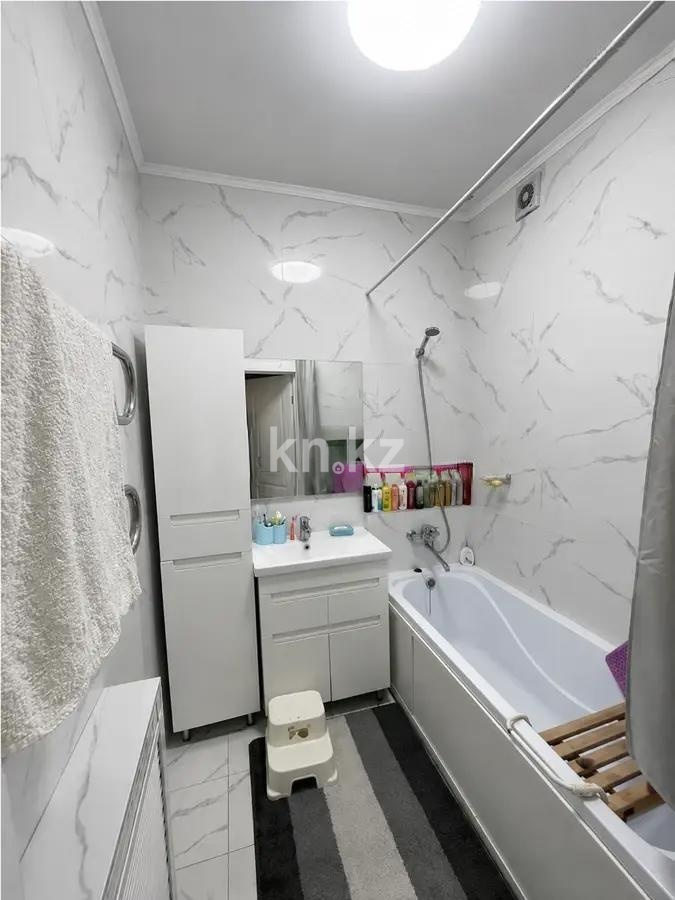 Продажа 2-комнатной квартиры, 65 м² - Продажа офисных и торговых помещений в Атырау фото 2 из 2