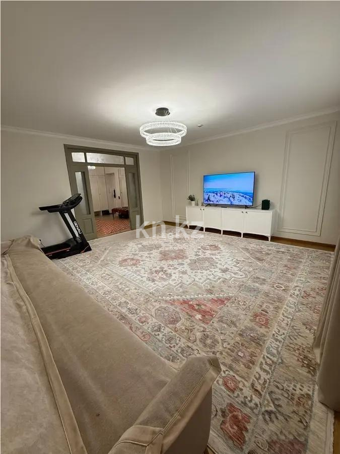 Продажа 3-комнатной квартиры, 130 м² - Продажа квартир в кирпичном доме в Алматы фото 1 из 9