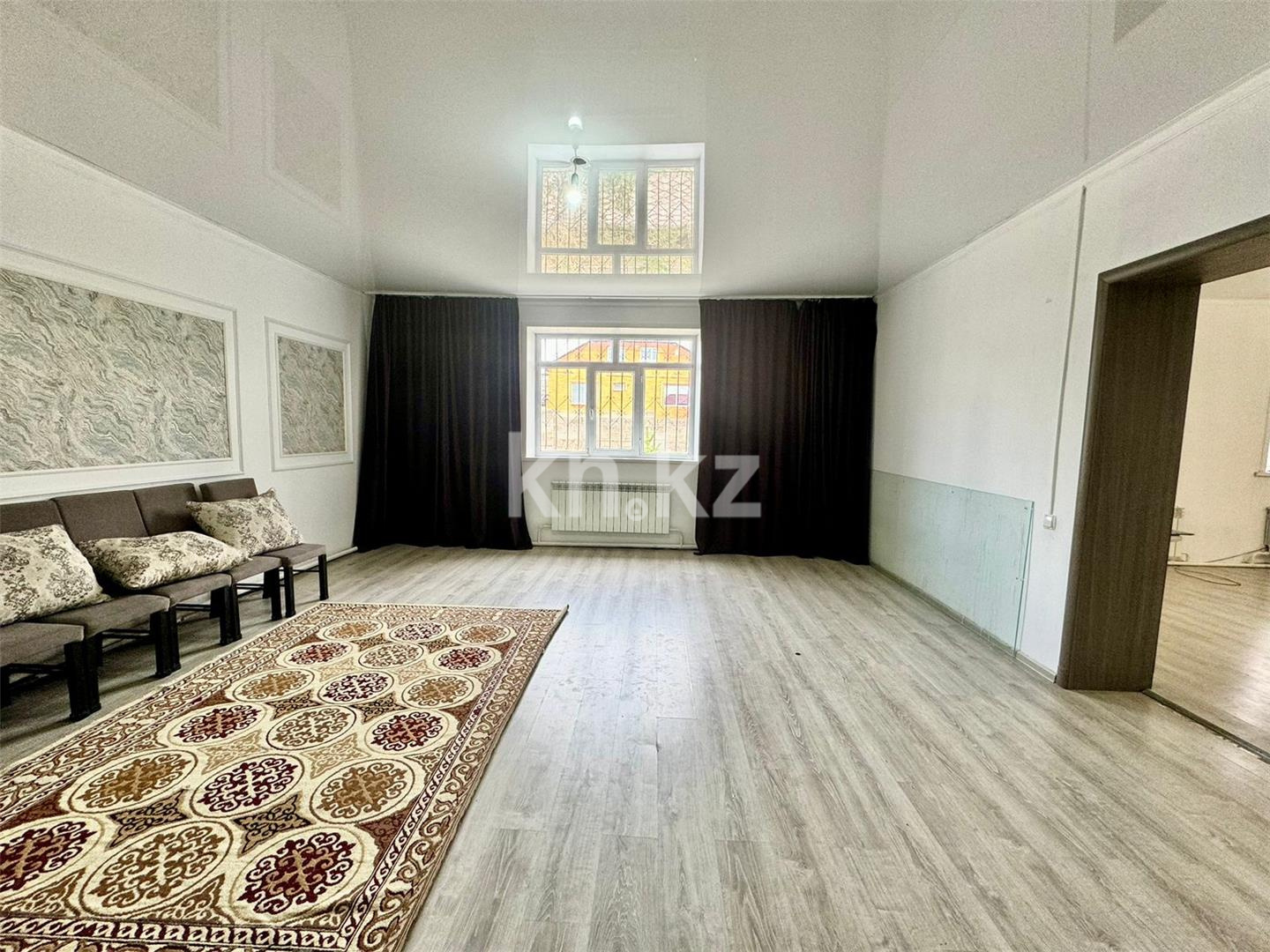 Продажа 6-комнатного дома, 260 м², ул. Ондасынова в Караганде - фото 2