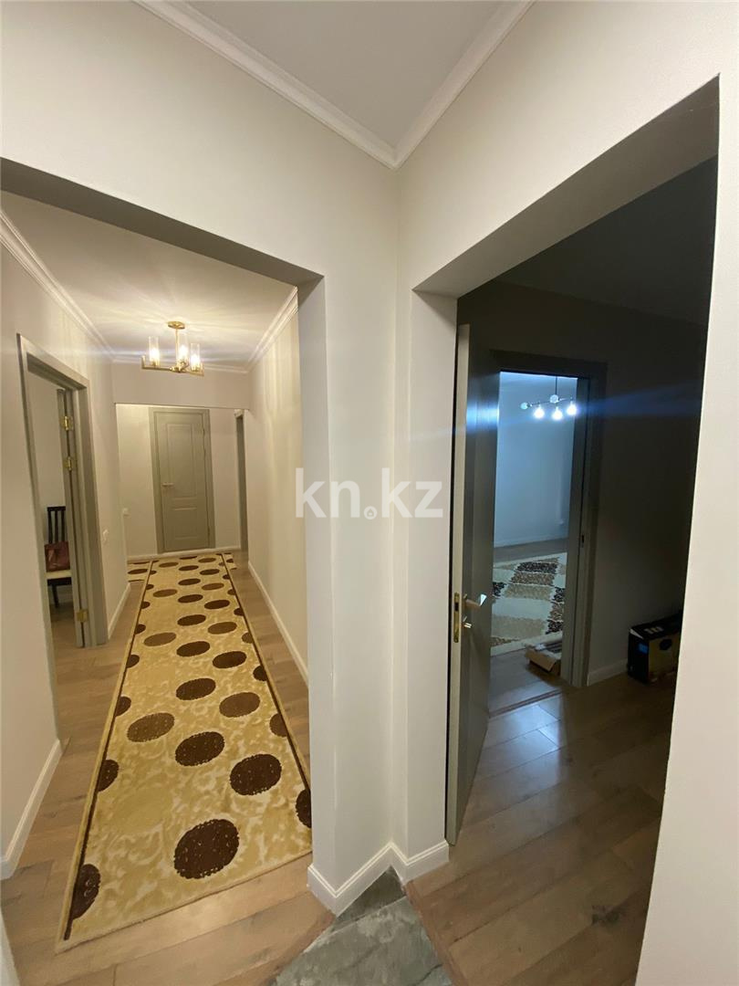 Продажа 5-комнатной квартиры, 100 м², 6-й мкр. - Продажа квартир в Казахстане фото 14 из 18