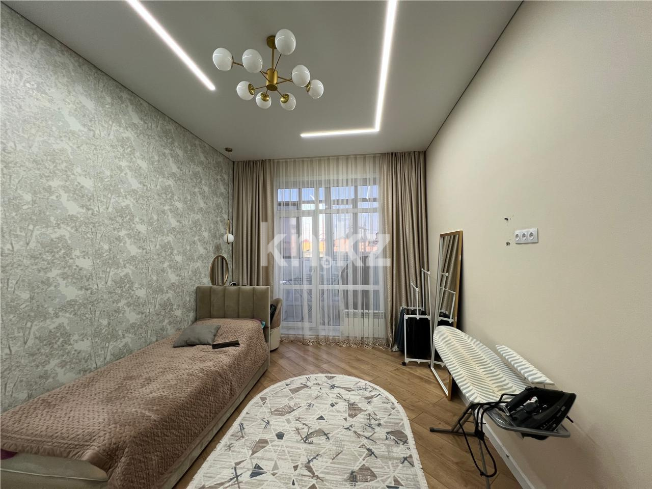 Продажа 3-комнатной квартиры, 90 м², ул. Муканова в Караганде - фото 3