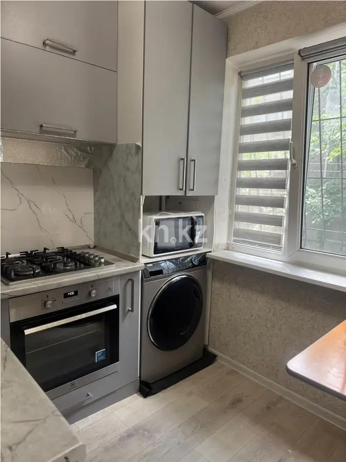 Продажа 3-комнатной квартиры, 60 м², мкр-н 8, дом  26 в Алматы - фото 4