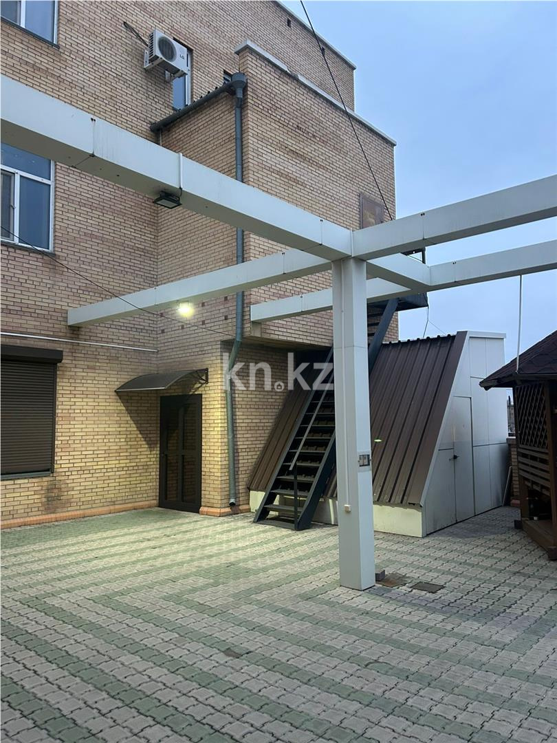 Продажа 3-комнатной квартиры, 135 м², ул. Аманжолова - Продажа  трехкомнатных квартир в Караганде фото 21 из 21