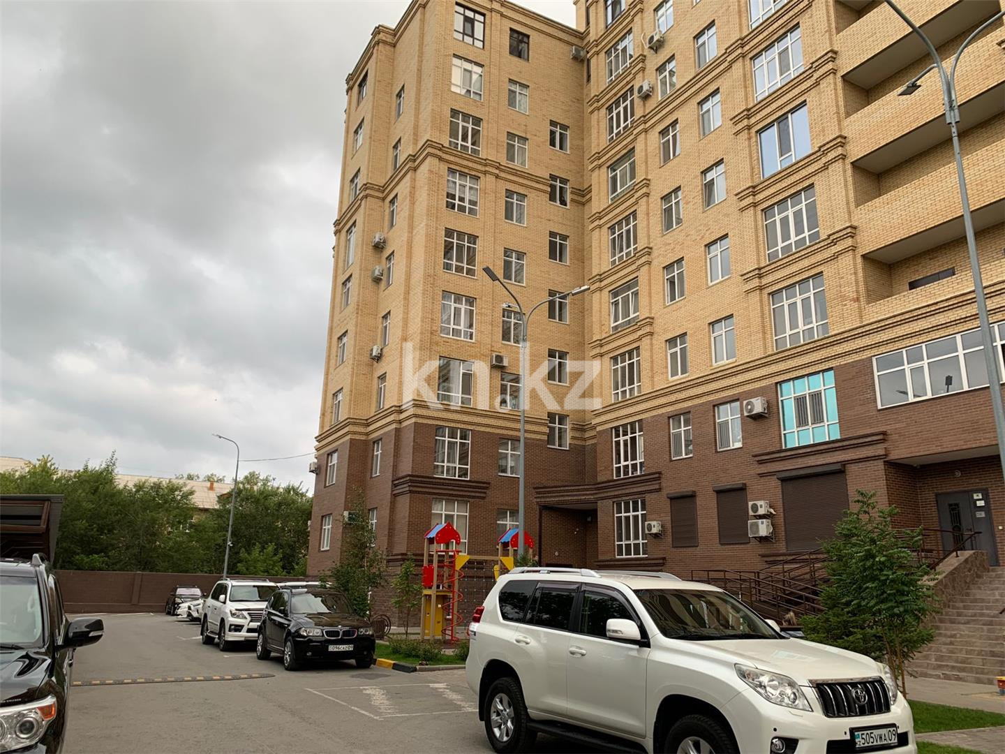 Продажа 4-комнатной квартиры, 124 м², ул. Аманжолова, дом  96/1 - Продажа  четырехкомнатных квартир в Караганде фото 20 из 23