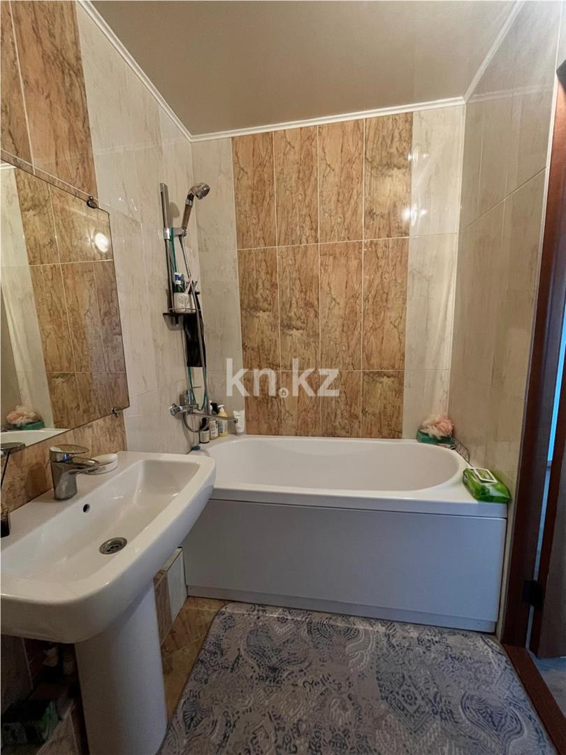 Продажа 3-комнатной квартиры, 65 м² - Недвижимость в Караганде - страница 3 фото 13 из 18