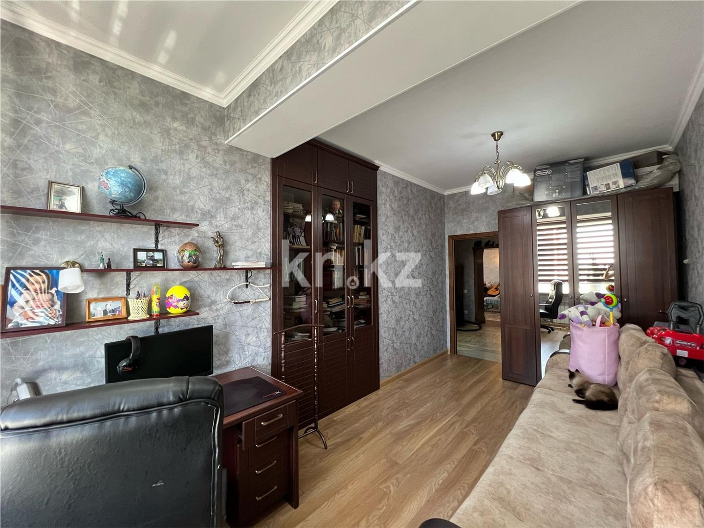 Продажа 3-комнатной квартиры, 127 м², ул. Аманжолова, дом  96/1 - Продажа квартир в Караганде фото 7 из 25