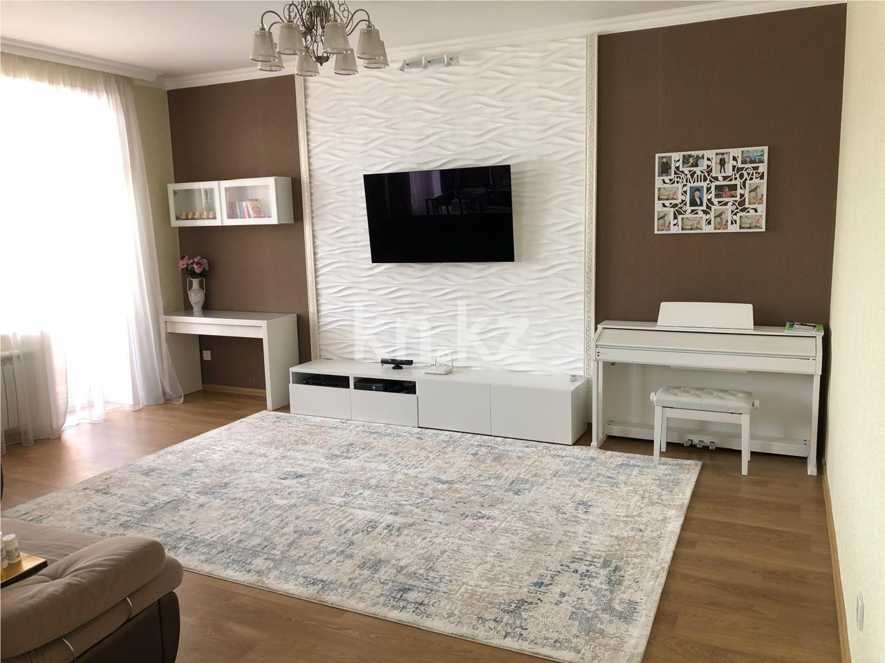 Продажа 3-комнатной квартиры, 98 м², ул. Аманжолова - Продажа квартир в Караганде фото 2 из 16