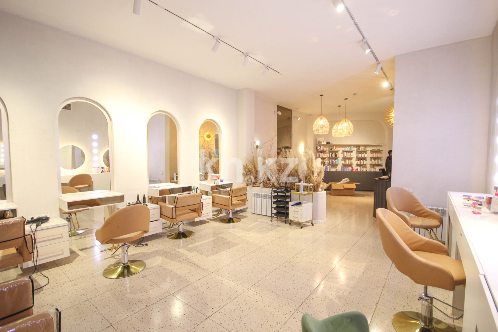 Продажа , 210 м², пр. Абая, дом  150 - ул. Тургута Озала - Продажа действующего бизнеса в Алматы с фото фото 3 из 5