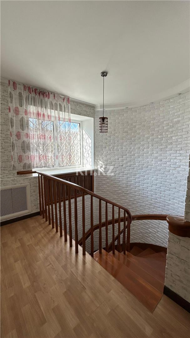 Продажа 4-комнатной квартиры, 137 м², ул. Алиханова - Продажа  четырехкомнатных квартир в Караганде фото 20 из 23