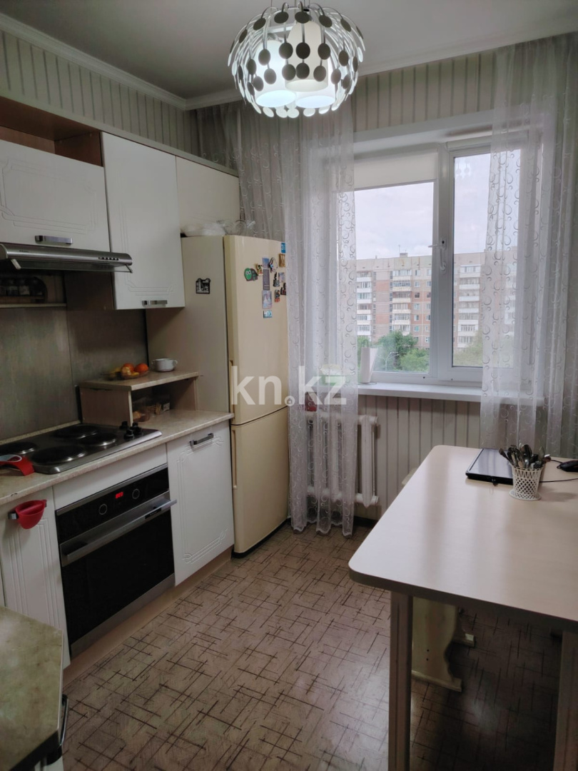 Продажа 3-комнатной квартиры, 64 м², мкр-н Гульдер-1, дом  1 - Продажа квартир в Караганде фото 5 из 8