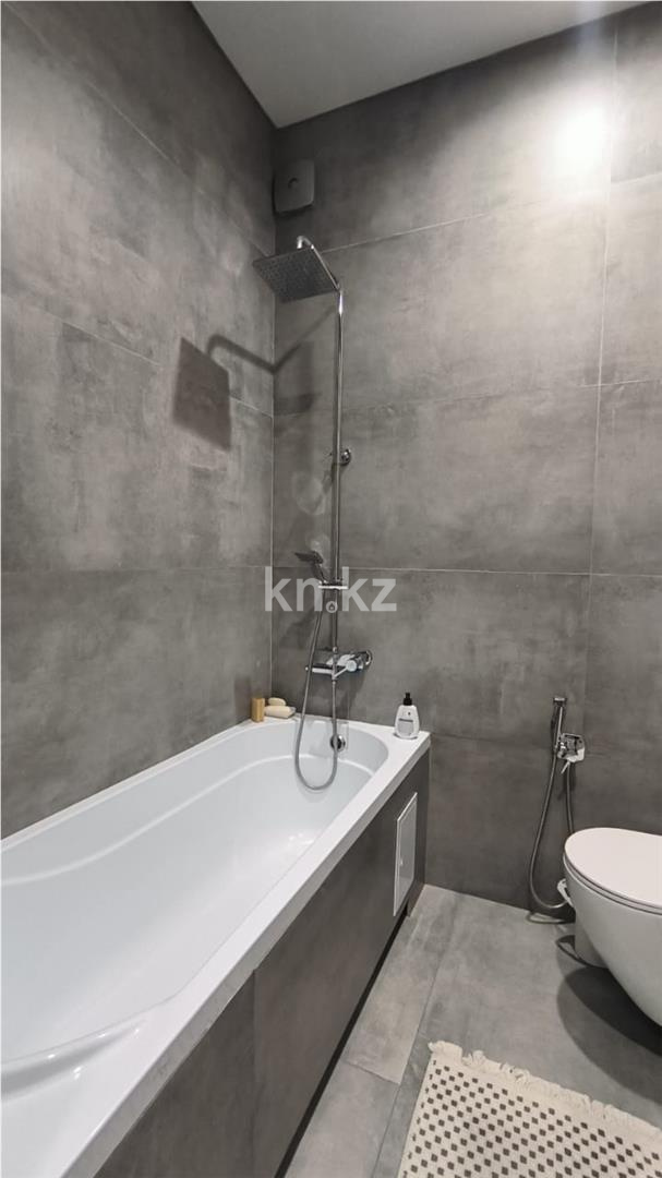 Продажа 3-комнатной квартиры, 83 м² - Продажа трехкомнатных квартир в кирпичном доме в Караганде - страница 7 фото 11 из 18