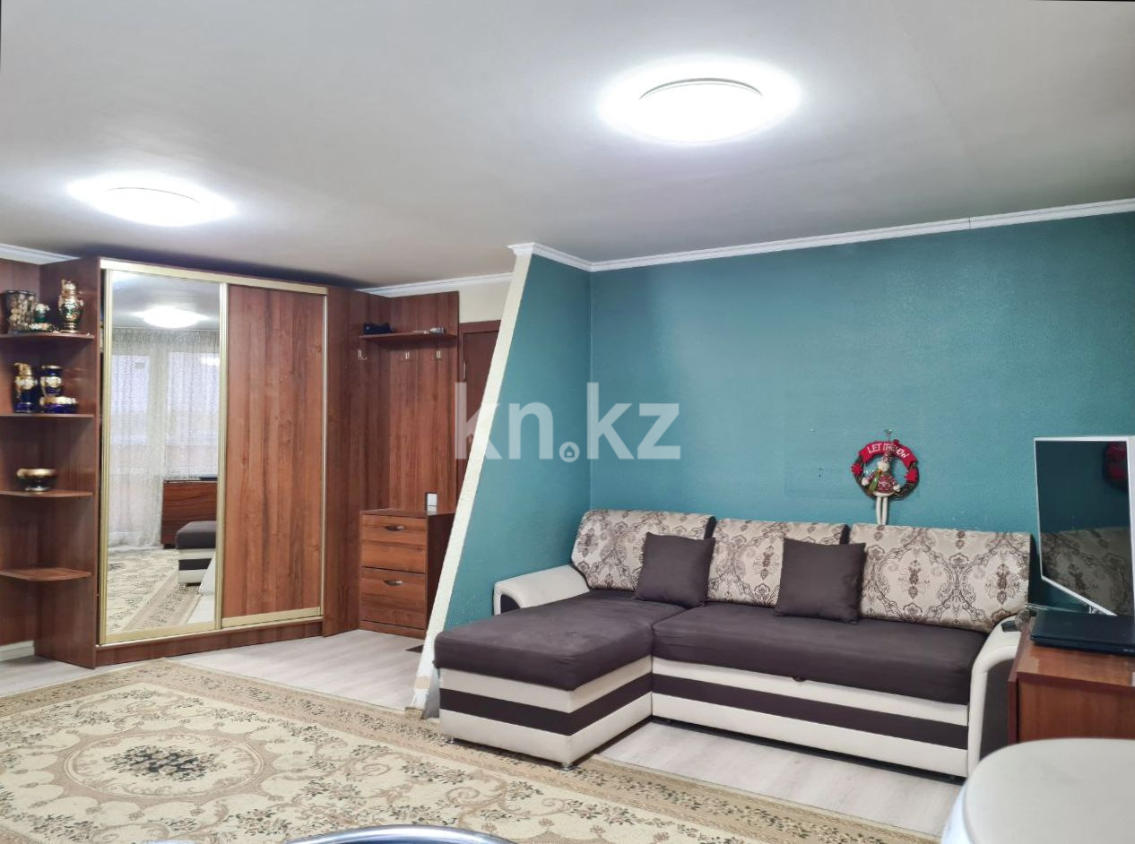 Продажа 3-комнатной квартиры, 63 м², ул. Бажова, дом  339/2 - Продажа  трехкомнатных квартир в Усть-Каменогорске фото 1 из 25