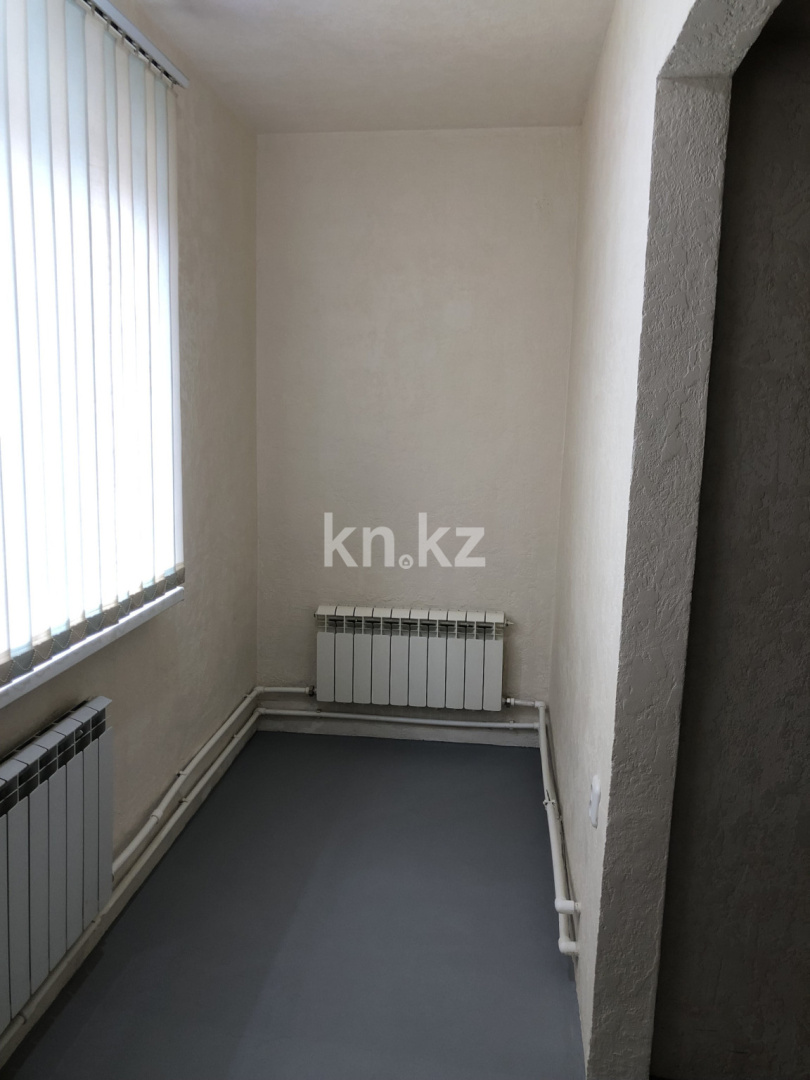 Продажа 3-комнатной квартиры, 85 м², ул. Аманжолова, дом  43 в Караганде - фото 24