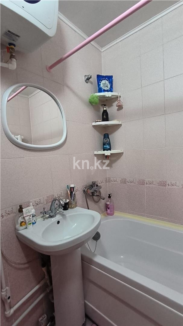 Продажа 3-комнатной квартиры, 59 м² - Продажа трехкомнатных квартир на Юго-Востоке Караганды - страница 3 фото 9 из 18