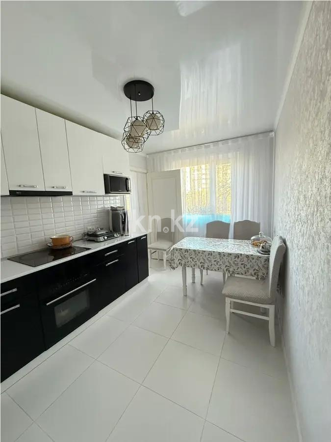 Продажа 4-комнатной квартиры, 63 м², мкр-н 14, дом  1 - Продажа  четырехкомнатных квартир в Караганде фото 4 из 6