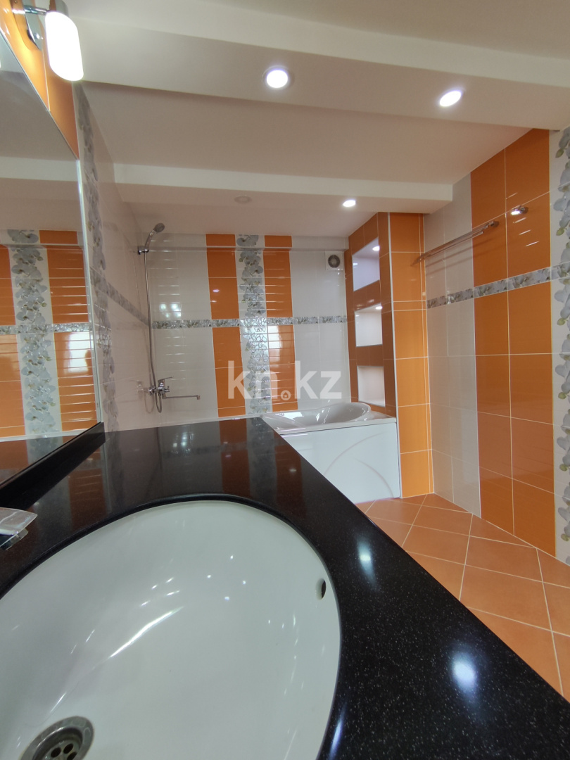 Продажа 5-комнатной квартиры, 165.5 м² в Астане - фото 16