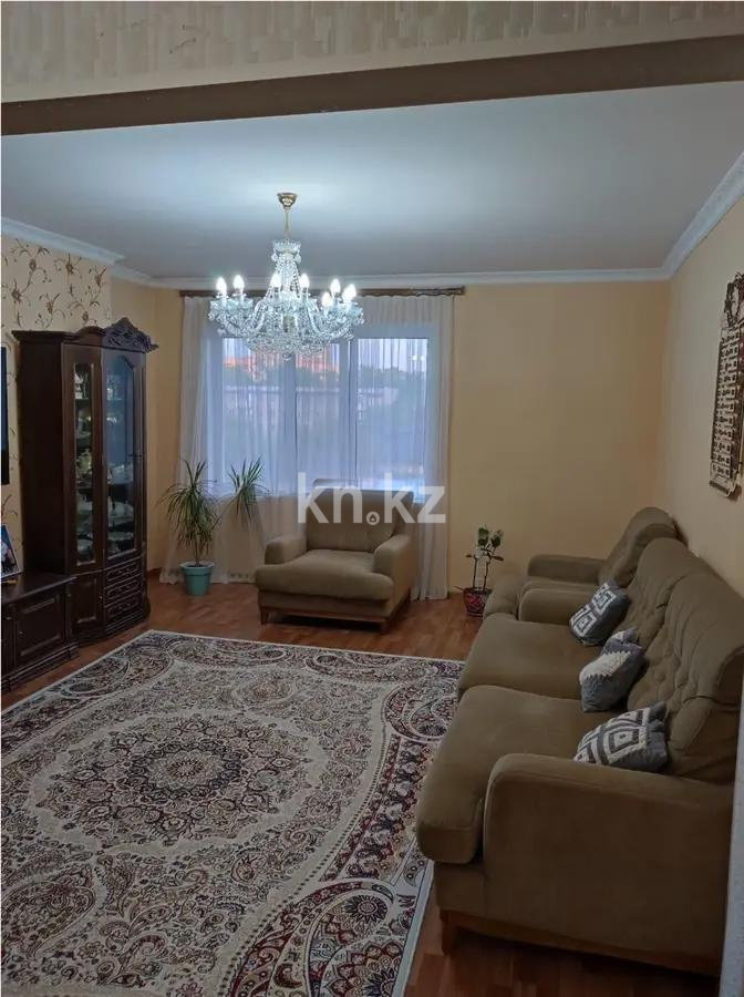 Продажа 3-комнатной квартиры, 96 м², пр. Шахтеров, дом  31а - Продажа трехкомнатных квартир в Караганде на Юго-Востоке фото 1 из 7