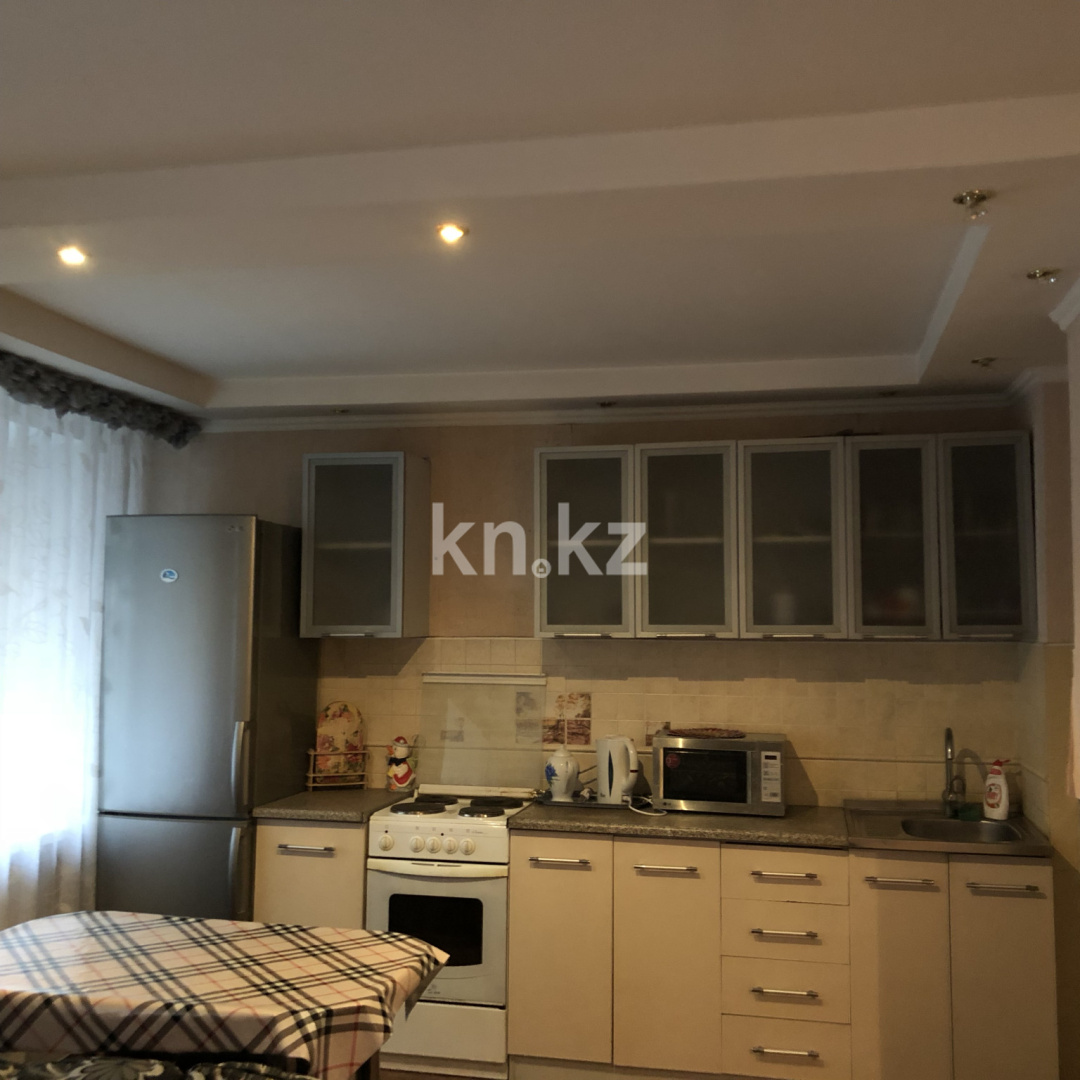 Аренда 3-комнатной квартиры посуточно, 70 м², Назарбаева, дом  46 - Продажа и аренда недвижимости в Павлодаре фото 1 из 12