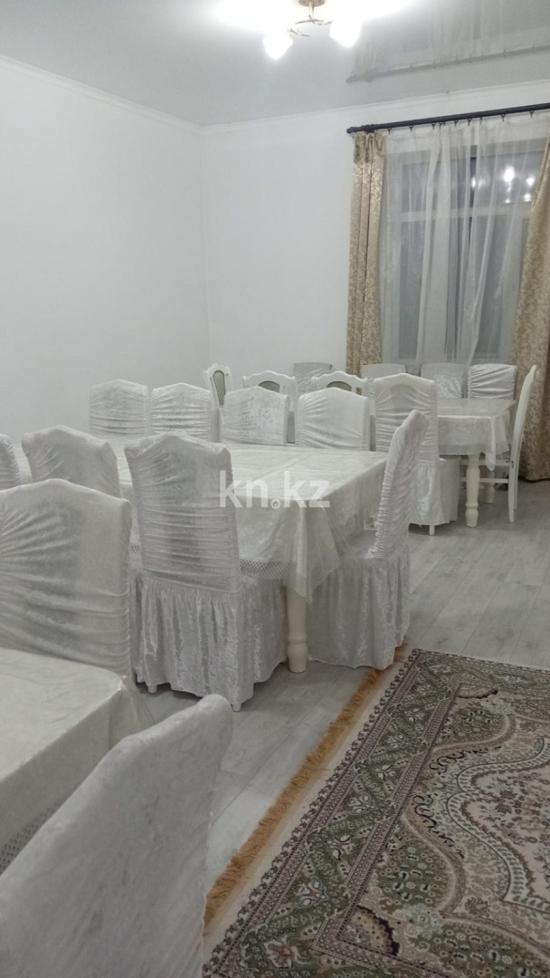 Аренда 7-комнатного дома, 250 м², ул. Кунгей, дом  1 - Аренда домов в Караганде фото 1 из 2