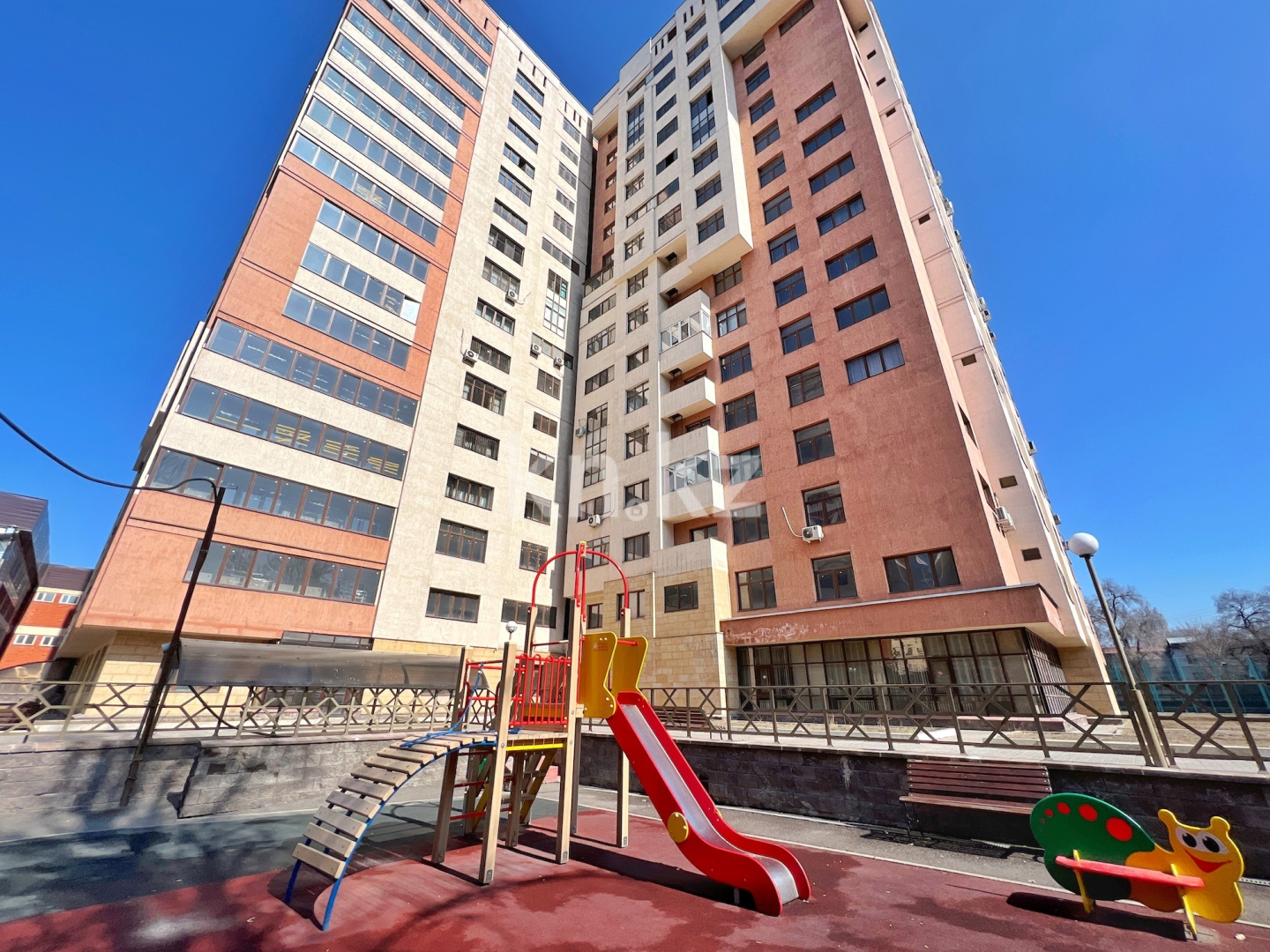 Продажа 3-комнатной квартиры, 108 м², ул. Кунаева, дом  15/1 в Алматы - фото 6