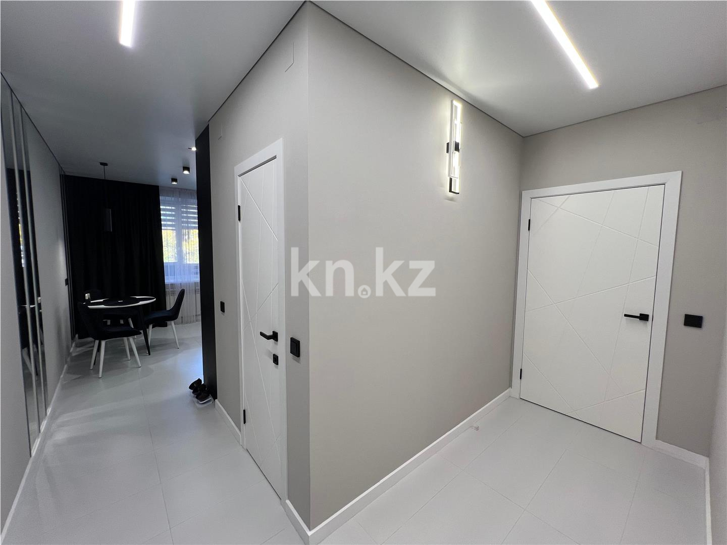 Продажа 3-комнатной квартиры, 100 м², ул. Дюсембекова - Продажа  трехкомнатных квартир в Караганде фото 15 из 21