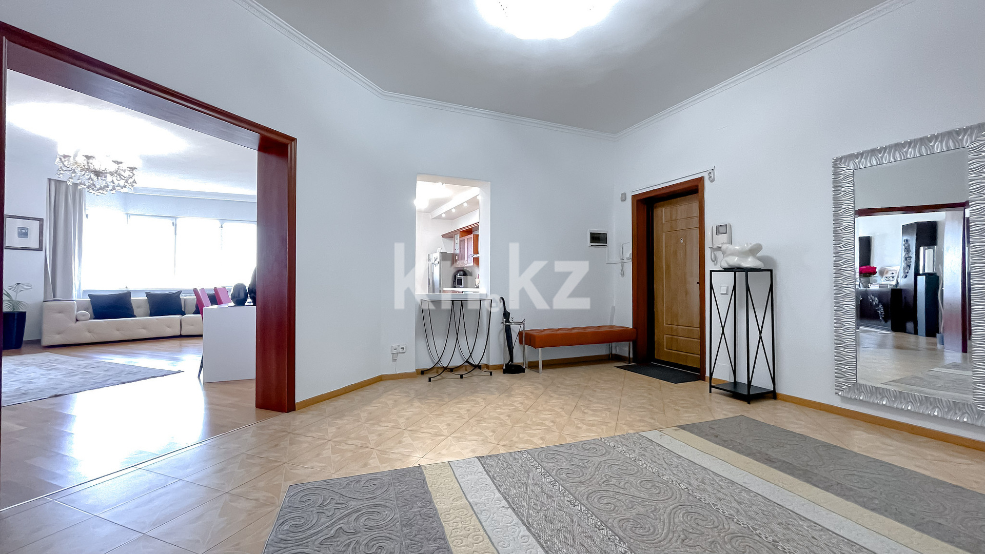 Продажа 5-комнатной квартиры, 195 м² в Алматы - фото 40