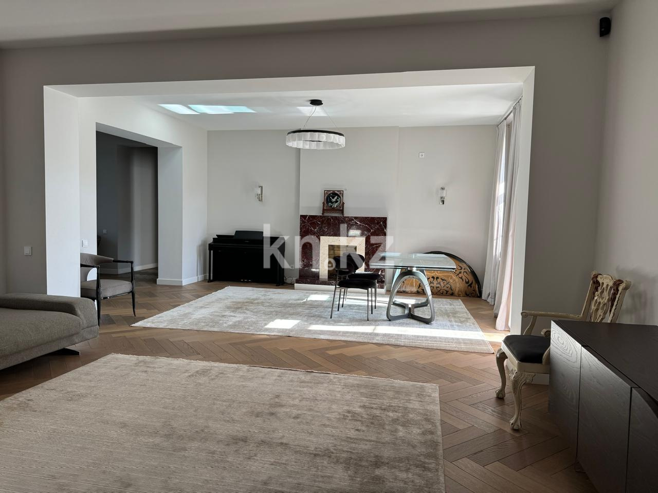 Аренда 5-комнатного дома, 380 м², Кыз Жибек, дом  18 - Аренда домов в Астане фото 2 из 40